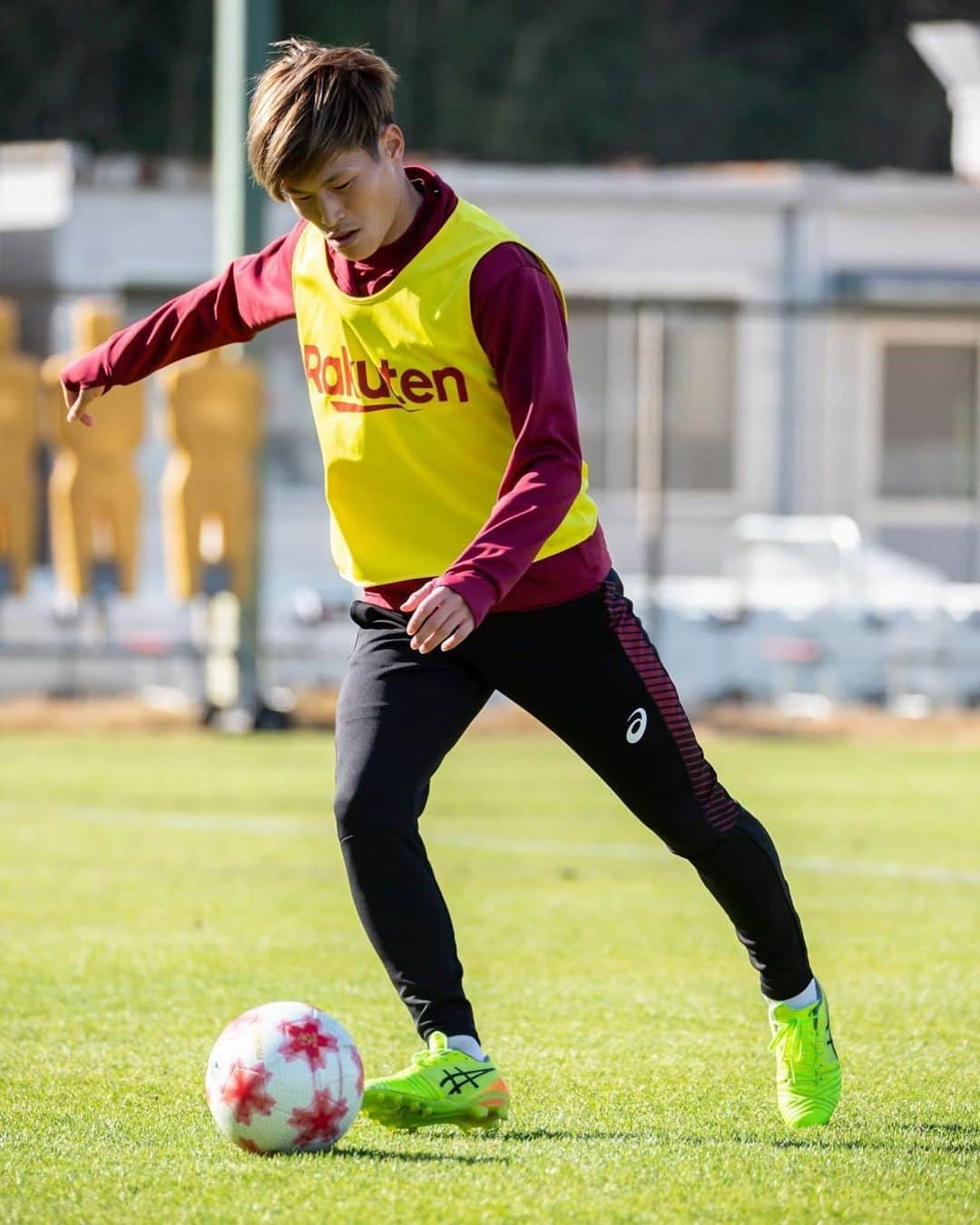 古橋亨梧さんのインスタグラム写真 - (古橋亨梧Instagram)「4 days until the final... ⚽️💪🏼 @visselkobe」12月28日 18時04分 - kyogo_furuhashi