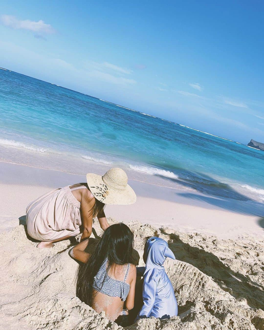 吉川ひなのさんのインスタグラム写真 - (吉川ひなのInstagram)「海で遊ぶの、だーいすき☺️💙 #HinanoHawaiiLife」12月28日 18時22分 - hinanoyoshikawa