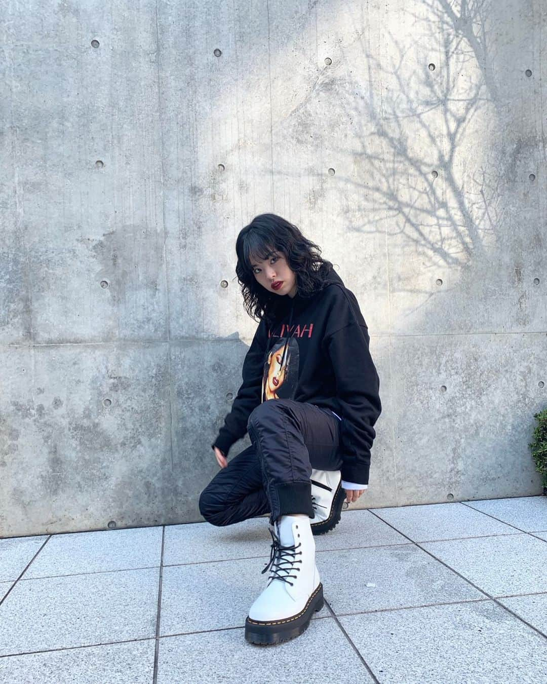 XGIRL_ootdさんのインスタグラム写真 - (XGIRL_ootdInstagram)「#xgirl_ootd @ppinchos ・ ・ X-girl × AALIYAH SWEAT HOODIE ¥11,000+tax ・ ・ #xgirl #xgirljp #xgirlus #aaliyah」12月28日 18時23分 - xgirl_ootd