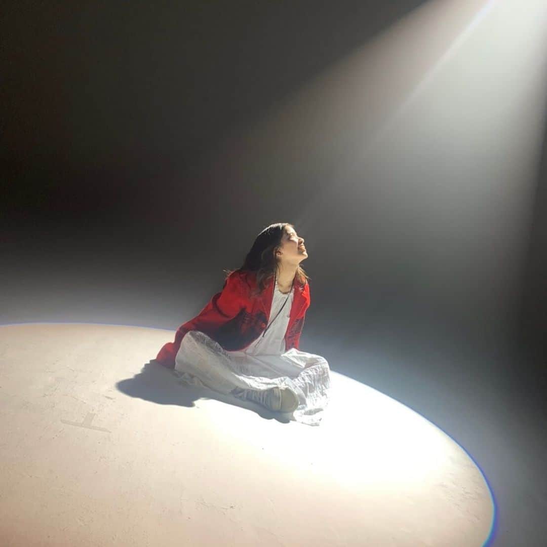 仮谷せいらのインスタグラム：「ONE S'MORE  https://youtu.be/gsF7ApuGmUQ」
