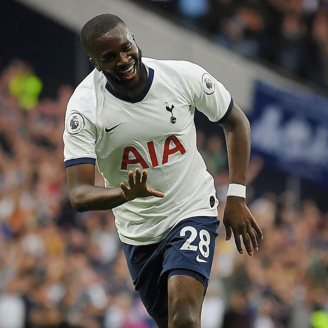 トッテナム・ホットスパーFCさんのインスタグラム写真 - (トッテナム・ホットスパーFCInstagram)「Happy birthday Tanguy! 🇫🇷 😎 #COYS #THFC」12月28日 18時56分 - spursofficial