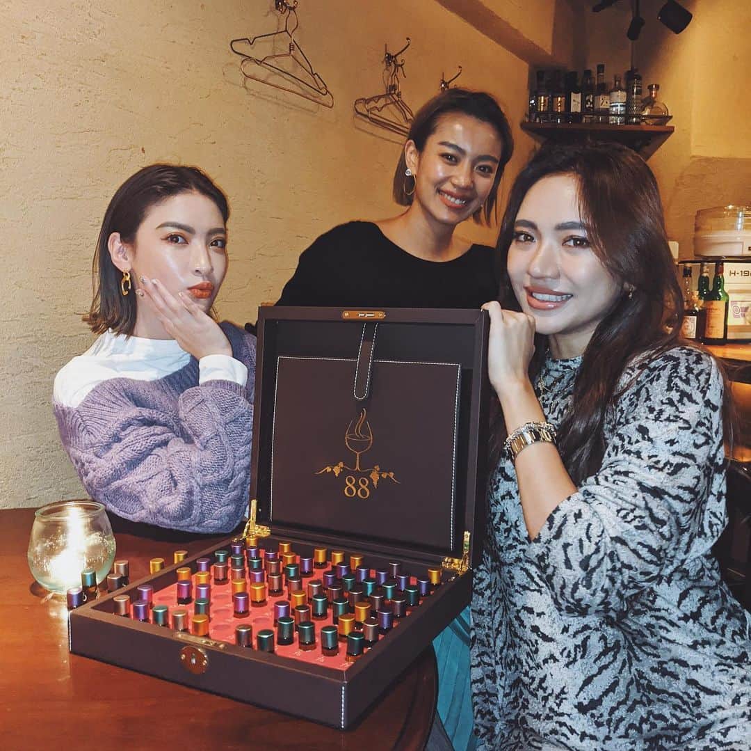 のインスタグラム：「glo™ WORKSHOP SPEAKEASY By 81 Takeshi Nagashima  に参加させて頂きました❤️ 香りを楽しみながらのお酒やフード、お洒落な空間で楽しかった❤️ #グローワークショップ　#グローセンス #glosens #SPEAKEASY」