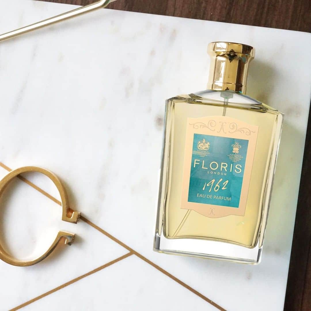 フローリスさんのインスタグラム写真 - (フローリスInstagram)「Shop 30% off a select range of our core products for a limited time only, including our 1962 Eau de Parfum. #FlorisLondon #Perfumer #Sale #LuxuryFragrance」12月28日 19時10分 - florislondon