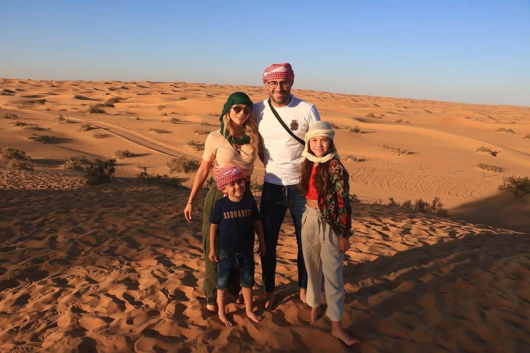 ジェシカ・スターリングのインスタグラム：「Una hermosa experiencia en un lugar encantador ✨ #desertsafaridubai #perfect #reallove #nofilter」