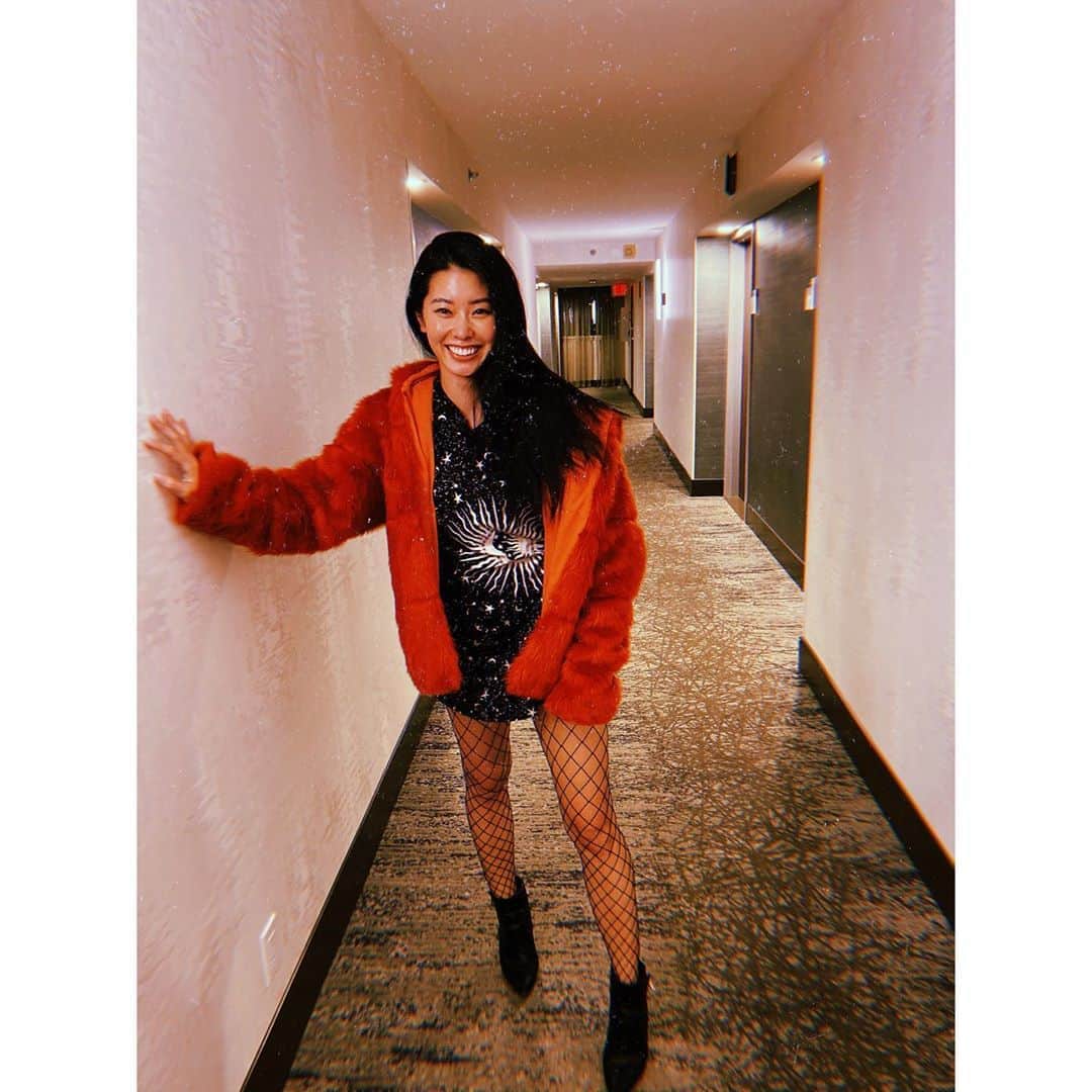 福山智可子のインスタグラム：「3 more days left. 🙄😀　もう今年も終わるよ〜！ . #countdown」