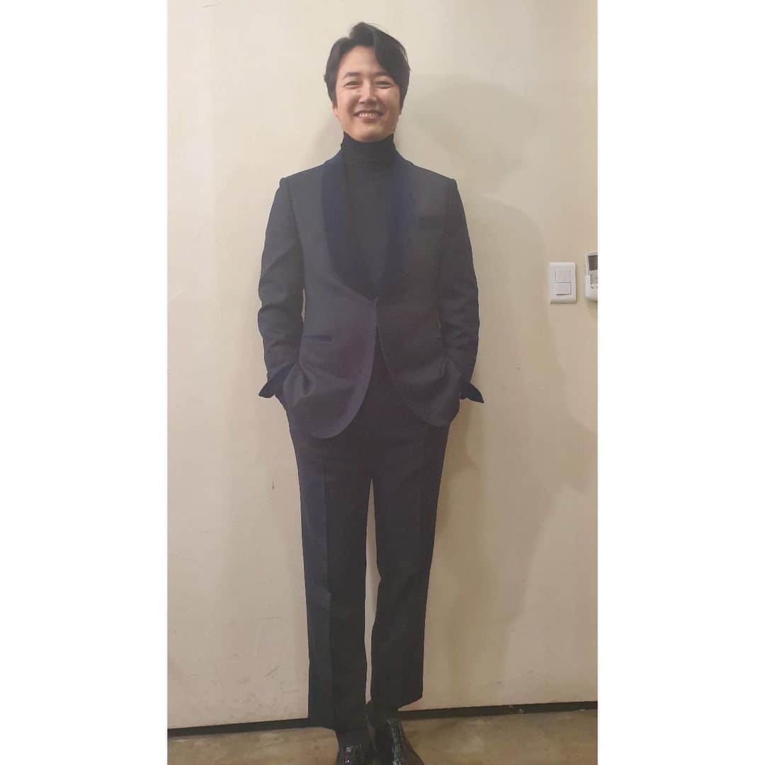 C-JeS エンタテイメントさんのインスタグラム写真 - (C-JeS エンタテイメントInstagram)「지금 #윤상현 이 향하는 곳은?! 바로바로 #연말의꽃 #SBS연예대상 💕 . 오늘 저녁 9시부터 다같이 #SBS #채널고정 🙌 . #YoonSangHyun #尹相鉉 #SBS #동상이몽2 #2019SBS연예대상 #씨제스타그램 #cjestagram」12月28日 19時56分 - cjes.tagram