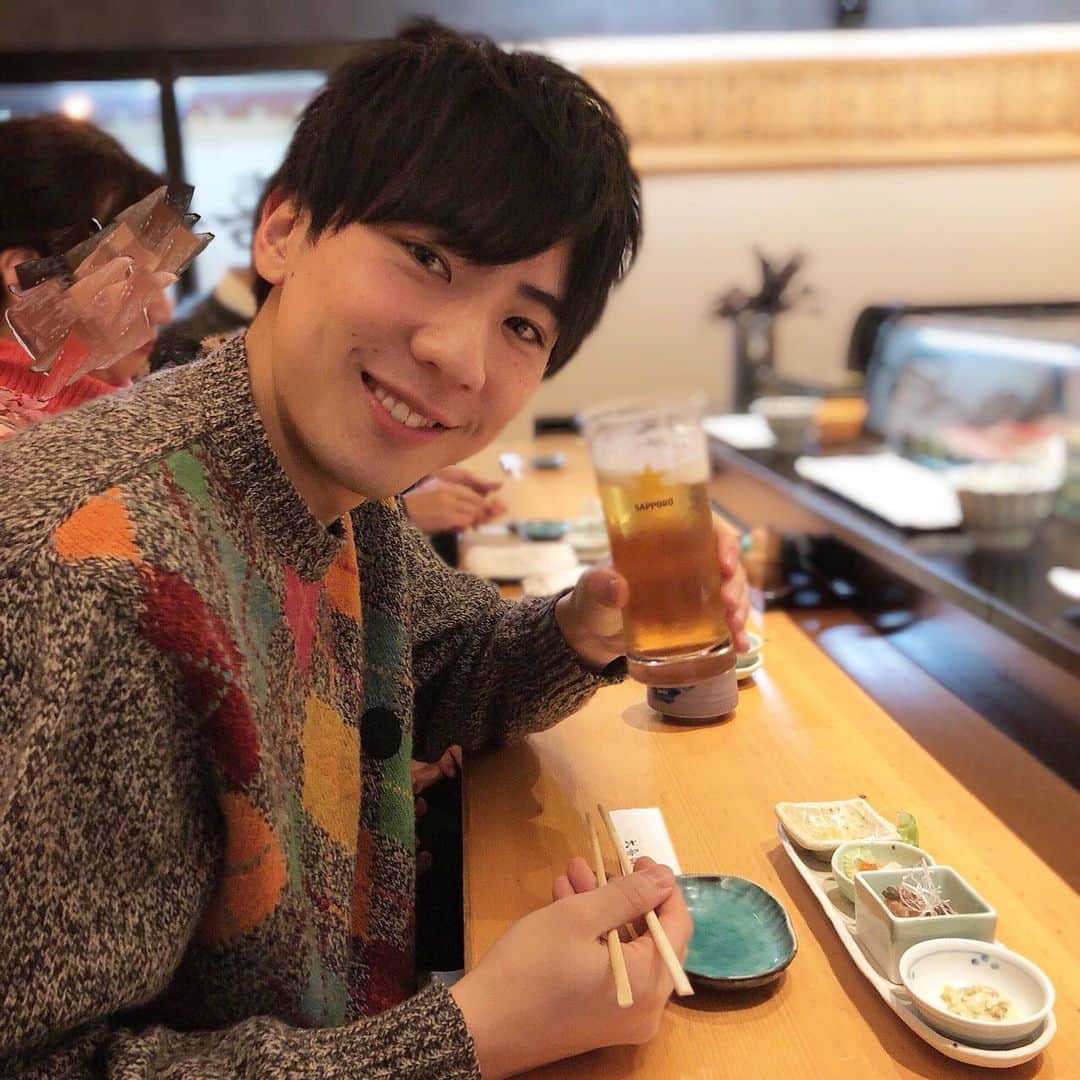 鎌田詩温のインスタグラム：「いつものお店で家族ディナーでした🤗  #寿司 #鮨 #家族ディナー  #dinner #sushi #sapporo #beer」