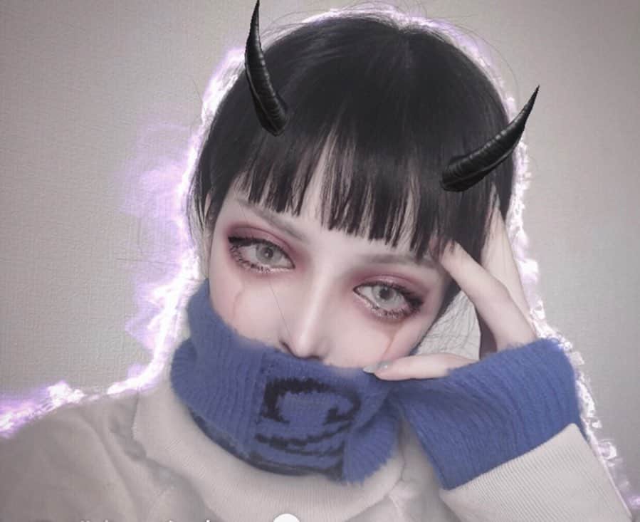 chiiiiiのインスタグラム：「N'sCOLLECTION カラコン苦手な方も裸眼の大きさで色を楽しめる👁 ・ 1枚目:SABATEISHOKU 2枚目:YAKISOBAPAN 3枚目LASSIE  高発色なLASSIEが メイク映えするのでお気に入り💋  リリーアンナで3000円以上のお買い物で20%OFF全品対象✴︎ (会員登録必須) coupon code🎫【6060】  #nscollection#エヌズコレクション#エヌコレ#リリーアンナ#渡辺直美」
