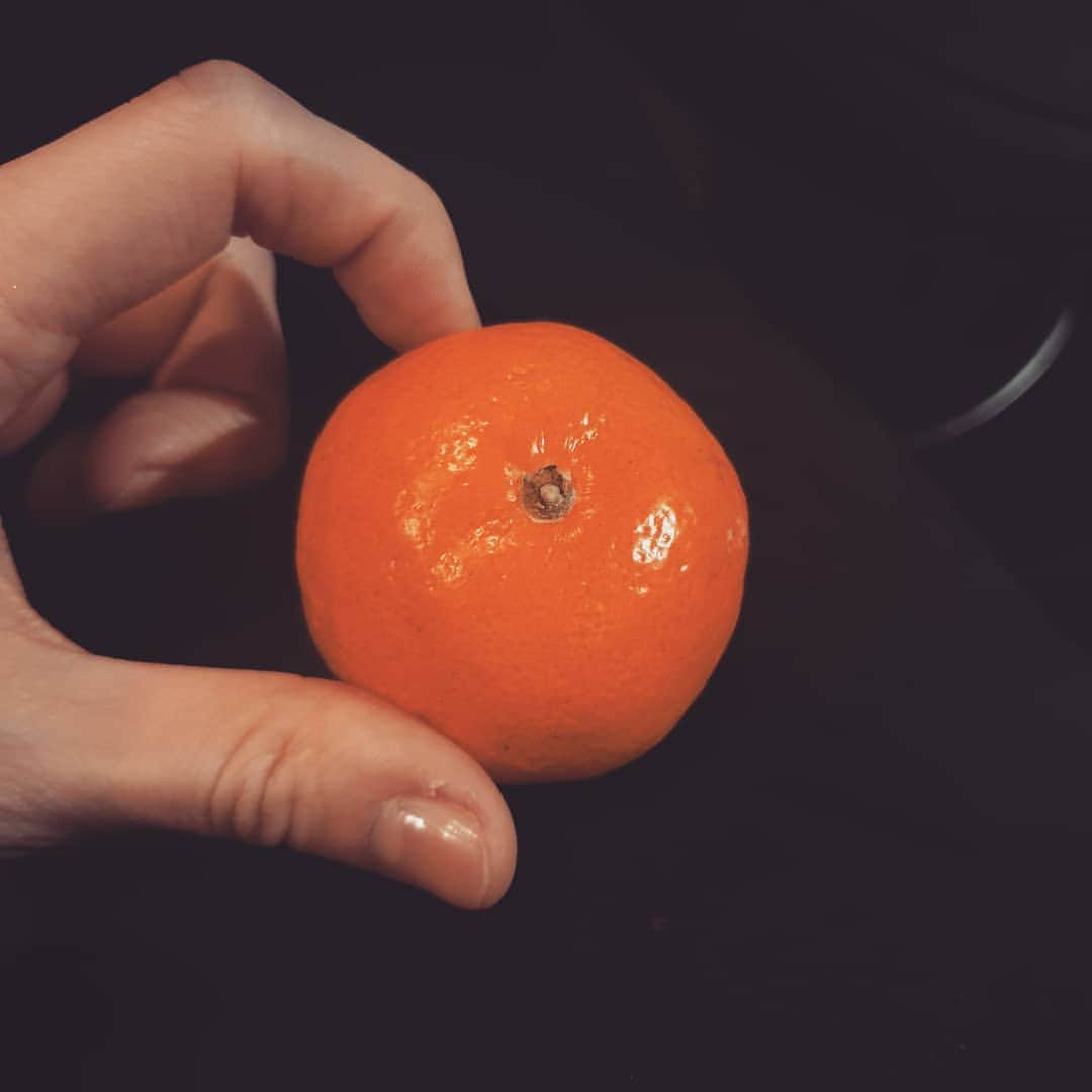 パク・ナレさんのインスタグラム写真 - (パク・ナレInstagram)「🍊 . . #귤#뀰」12月28日 20時09分 - nalll88