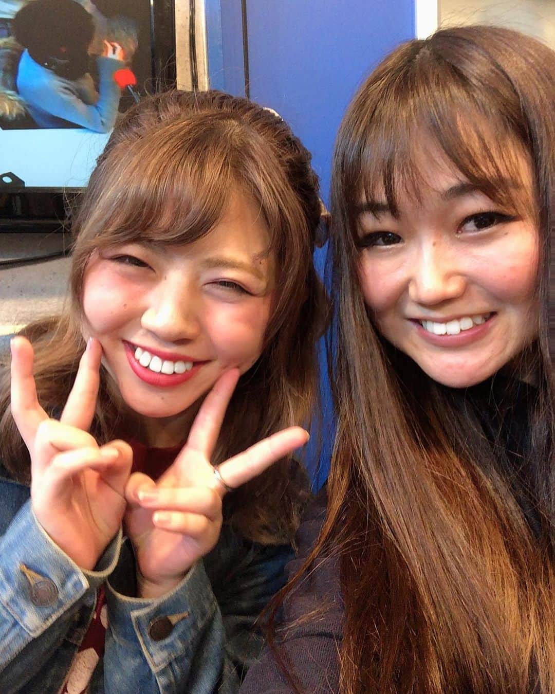 藤田早希さんのインスタグラム写真 - (藤田早希Instagram)「今年もパーソナリティーできたことに 感謝です🙇‍♀️ そして沢山のゲストの皆さま、カラオケバトルに 出てくださった皆様ありがとうございました🦄💜 まさかのハニーズ時代を知っててくれた一之瀬さん🧚‍♀️ また話しましょ✨ それでは本日もぜひきいてくだいませ🖤 . . .  #ラジオ #パーソナリティー #生放送 #radio #japanese #パーソナリティ #love #収録 #daybyday #いつもありがとう #ガールズトーク #dream #tokyolife #リポーター #ラジオ局 #radiostation #Voicy #sakisourie . . . .」12月28日 20時20分 - sakifujita