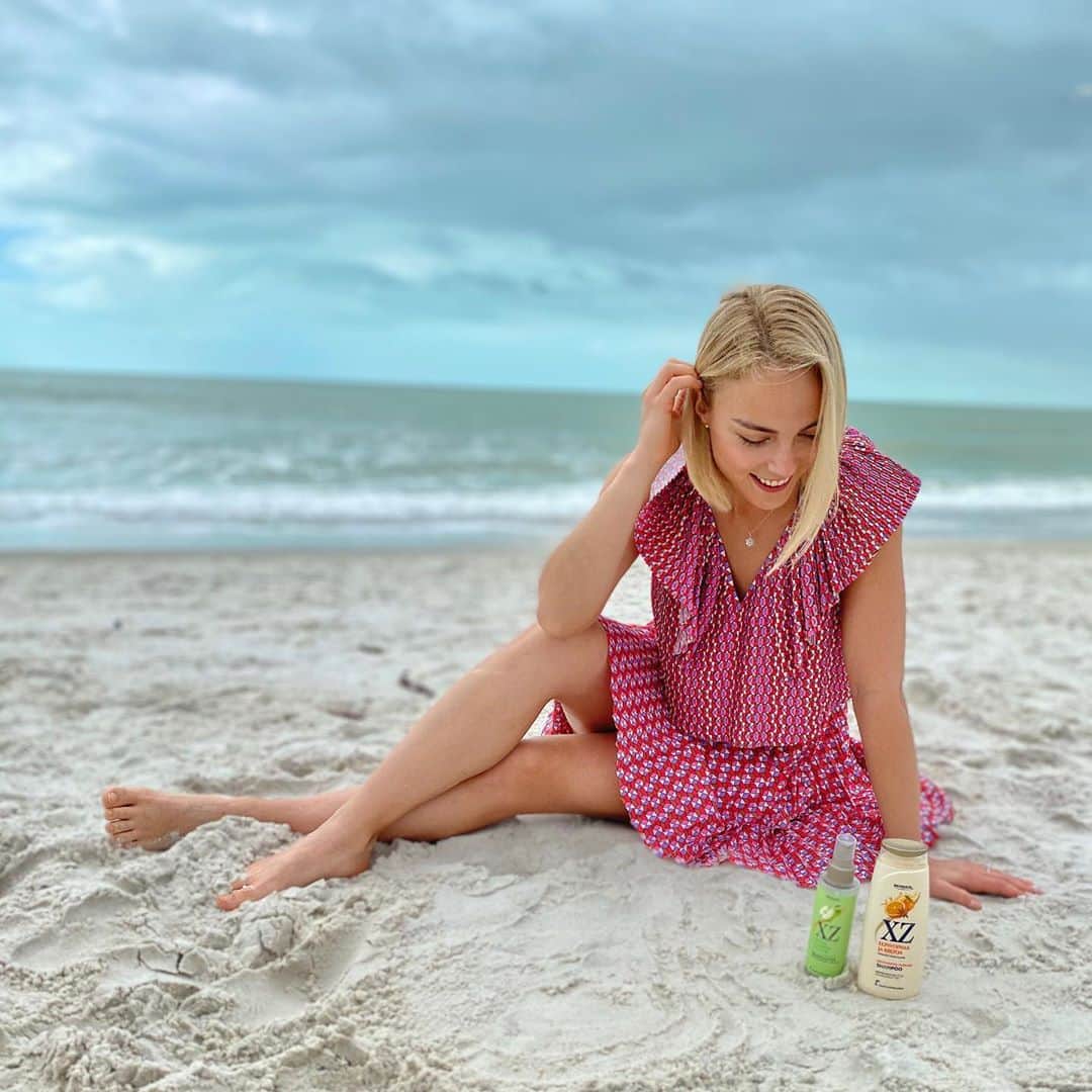 キーラ・コルピのインスタグラム：「Kaupallinen yhteistyö: @xzsuomi✨ Lempparituotteet mukana lomallakin!😍 XZ omenaviinietikka hiushuuhde ja energisoiva hedelmä shampoo🍏🍊 #xzsuomi」