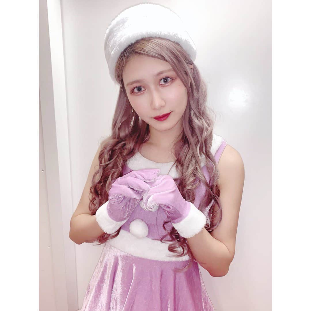 仮眠玲菜のインスタグラム：「💜☃️💜 #クリスマス  #サンタコス  #パープル  #migmashelter」
