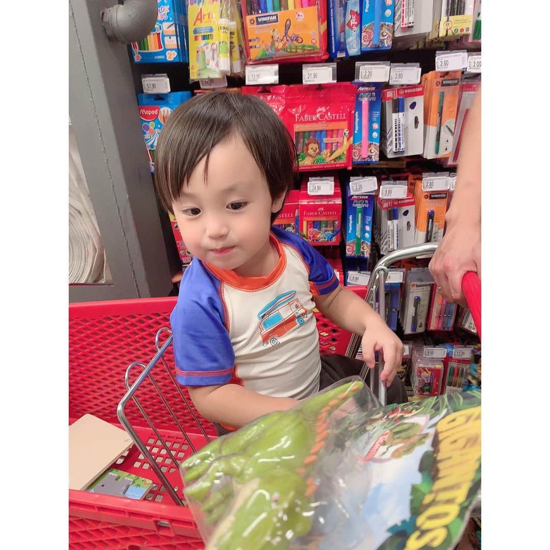 川崎希さんのインスタグラム写真 - (川崎希Instagram)「海外のスーパーは色々買っちゃう😍😍😍 #supermarket #shopping」12月28日 21時52分 - kawasakinozomi