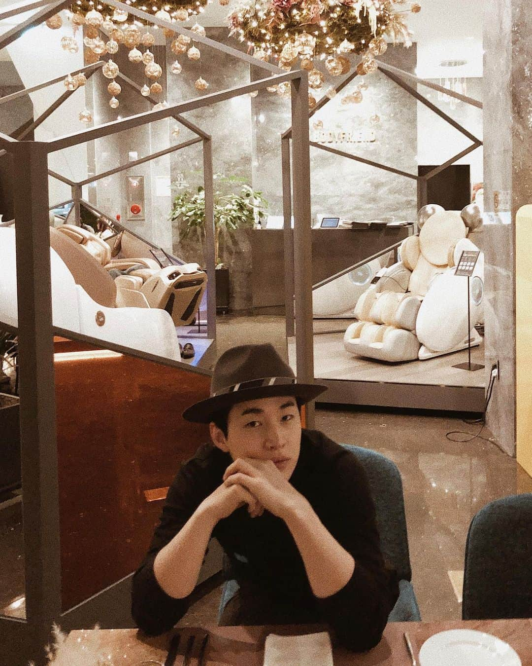 ヘンリーさんのインスタグラム写真 - (ヘンリーInstagram)「☕️」12月28日 21時54分 - henryl89