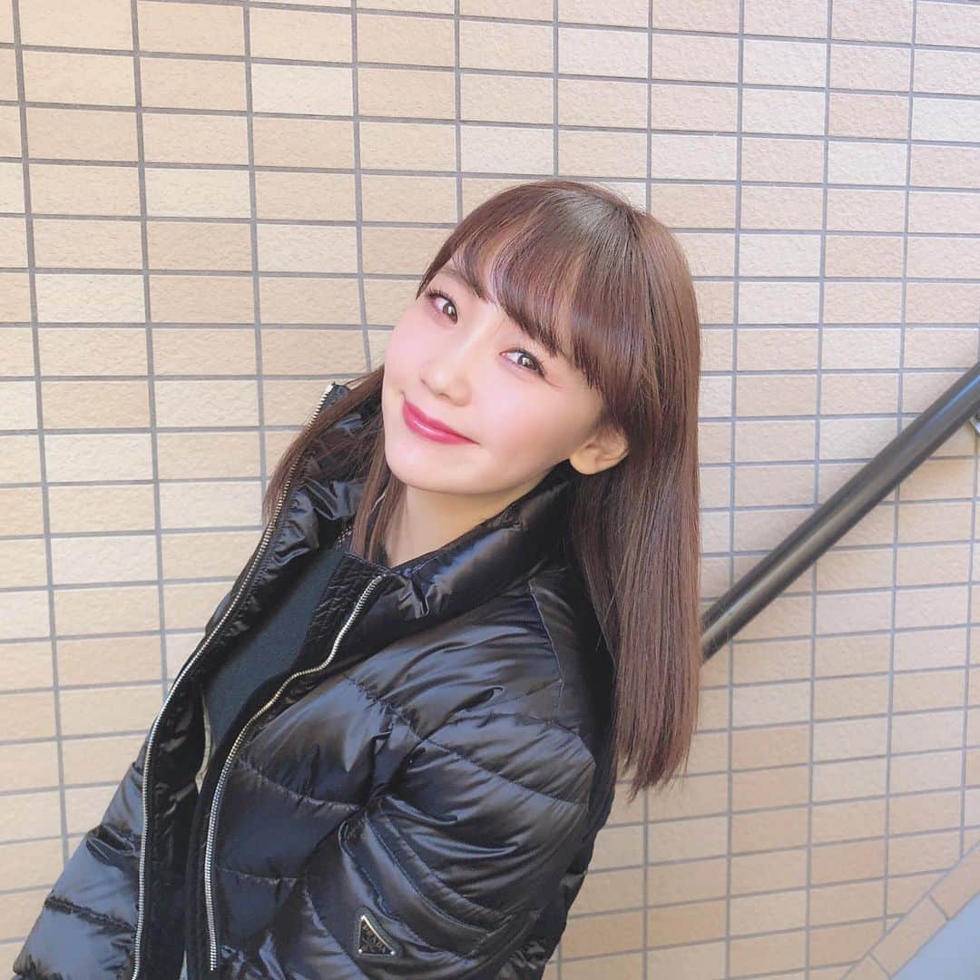 のインスタグラム：「﻿ ﻿ 年内ラストの美容院＾＾﻿ 髪の毛 綺麗にして頂きました💇‍♀️♡♡♡﻿ ﻿ ﻿ @a_go_endo さんオススメのヘアカラー🤭💓﻿ いつもありがとうございます！！！﻿ ﻿ ﻿ ﻿ #air_osaka #美容院 #ヘアカラー #年内最後﻿ #ニコニコ #笑顔﻿ ﻿」