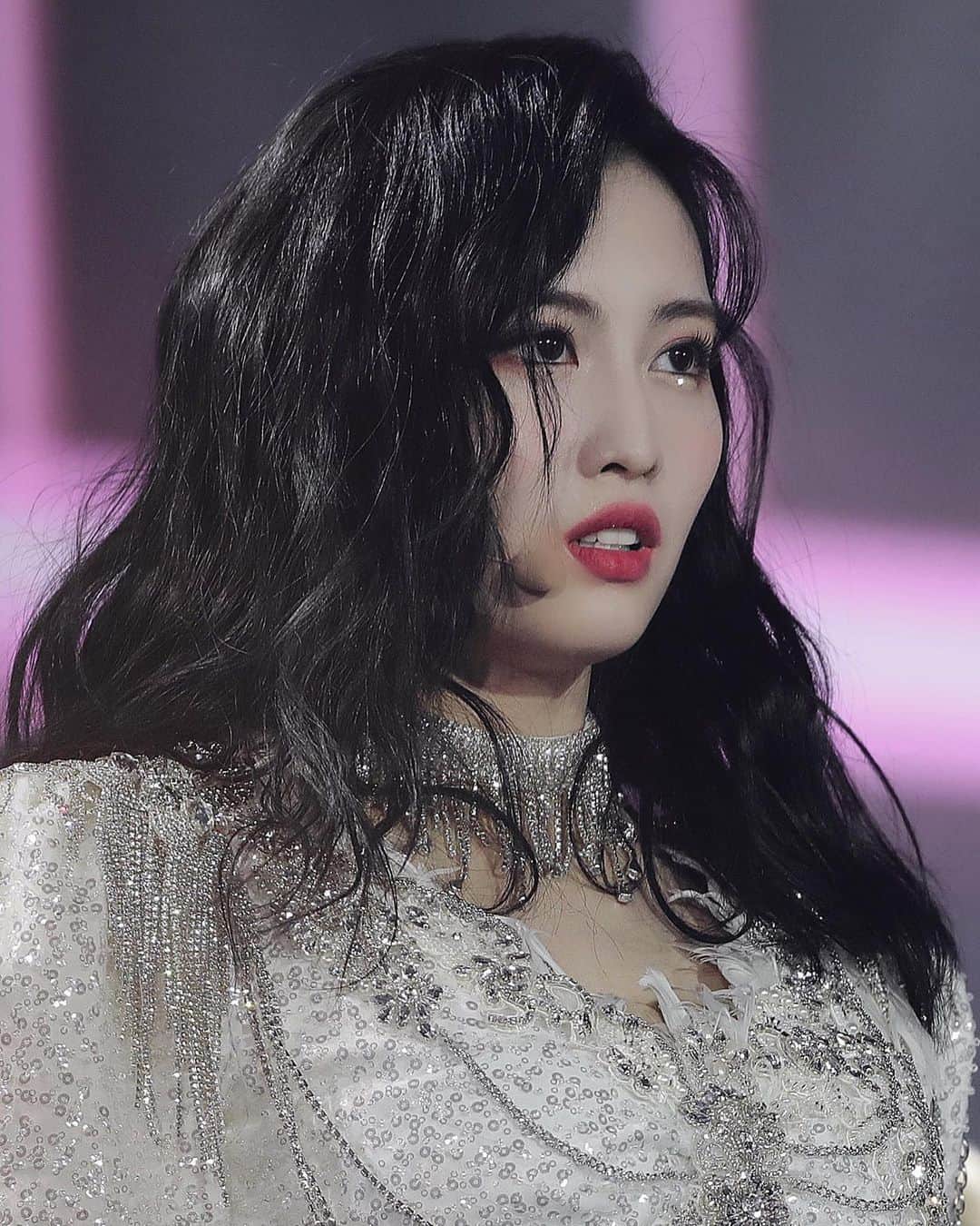 モモさんのインスタグラム写真 - (モモInstagram)「♡ [Fantaken] 191227 - 2019 KBS Gayo Daechukje -  #MOMO #트와이스 #모모 #平井もも #もも #TWICE ©️mostar, peach ade」12月28日 22時44分 - momojype