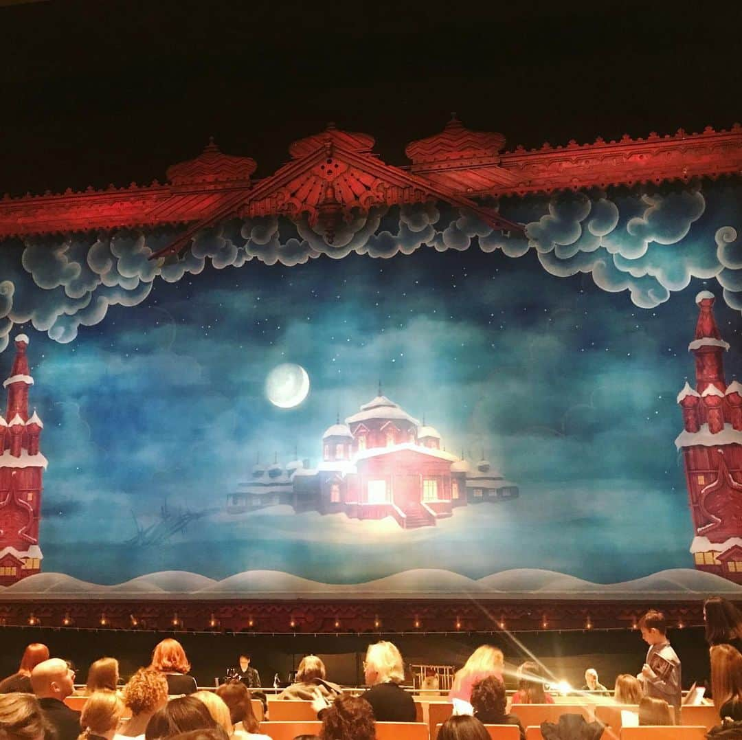 瀬稀ゆりとさんのインスタグラム写真 - (瀬稀ゆりとInstagram)「❄️❄️❄️❄️❄️ I went to see “#thenutcracker " at #fourseasonscentre . . この時期ならではのバレエ演目「#くるみ割り人形 」を観てきました。美しかった〜✨私は各国の踊りのシーンが大好きです😍. . . #ballet #nationalballetofcanada  #christmasgifts #toronto #バレエ」12月28日 23時01分 - yurito.seki