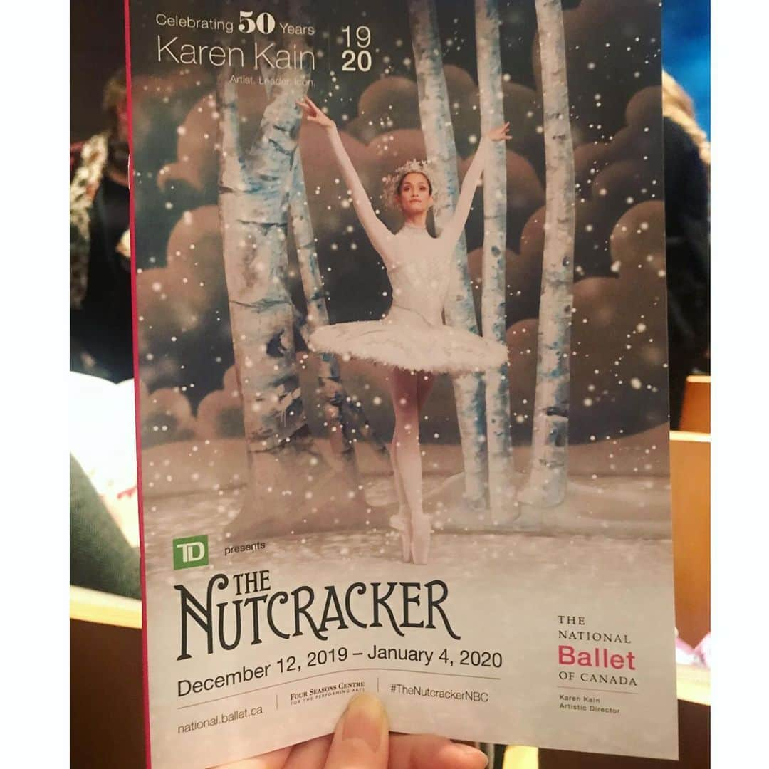 瀬稀ゆりとさんのインスタグラム写真 - (瀬稀ゆりとInstagram)「❄️❄️❄️❄️❄️ I went to see “#thenutcracker " at #fourseasonscentre . . この時期ならではのバレエ演目「#くるみ割り人形 」を観てきました。美しかった〜✨私は各国の踊りのシーンが大好きです😍. . . #ballet #nationalballetofcanada  #christmasgifts #toronto #バレエ」12月28日 23時01分 - yurito.seki