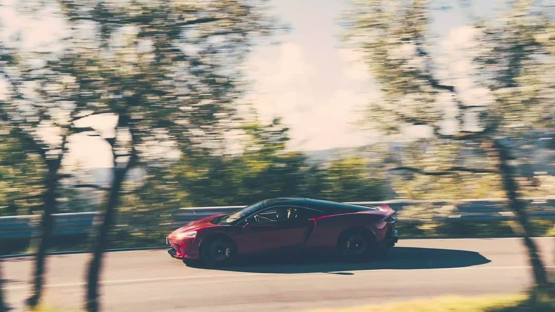 McLaren Automotiveさんのインスタグラム動画 - (McLaren AutomotiveInstagram)「Razor ...