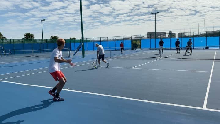 綿貫陽介のインスタグラム：「今更沖縄投稿😬 #tennis #海 #時差投稿」