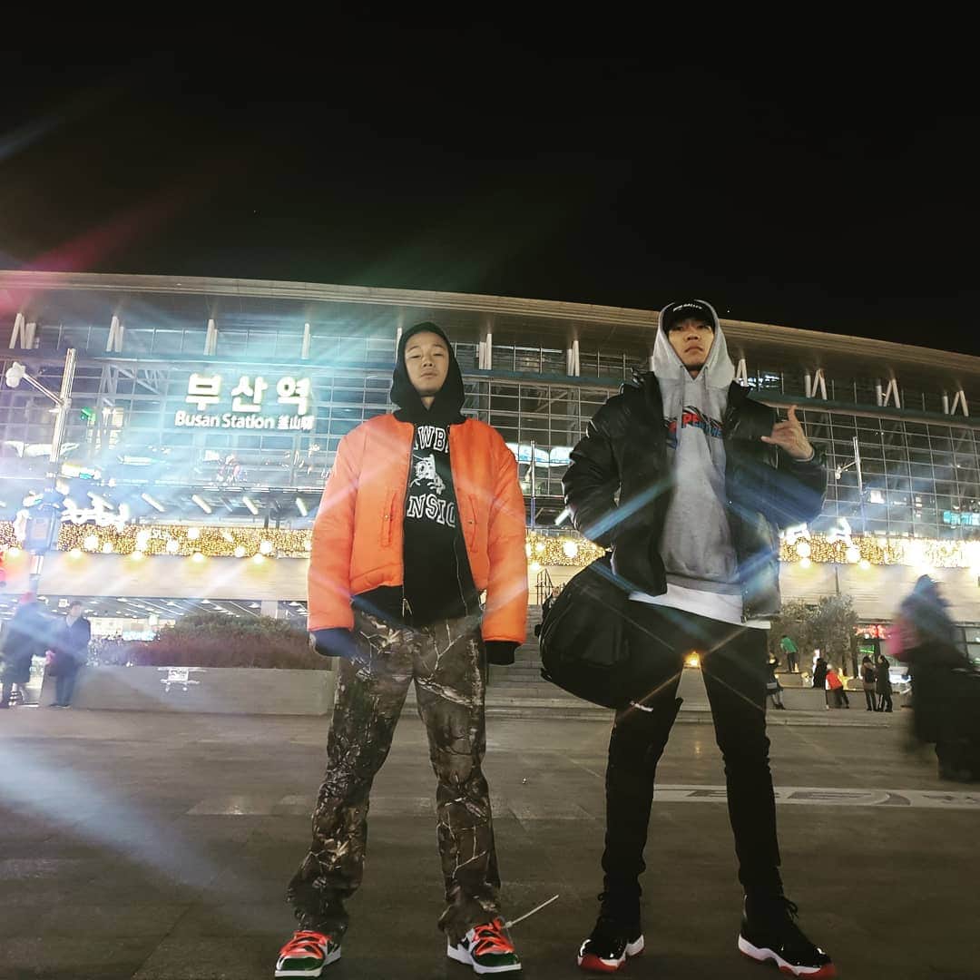 ショリさんのインスタグラム写真 - (ショリInstagram)「#부산 #발부상팀 #마이티마우스 #busan #mightymouth #새해복많이받으세요🙇 #상추 #쇼리 #엠씨몽 #mcmong #정신없어서사진을같이못찍었넹 힝 #행복한연말달리자 🐎🐎🐎」12月28日 23時04分 - shorrymm