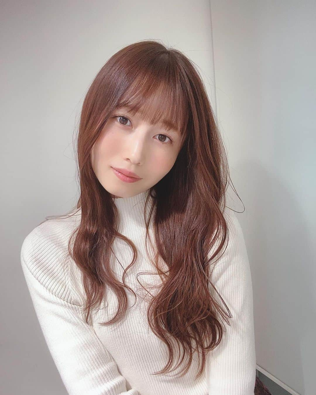 増澤璃凜子さんのインスタグラム写真 - (増澤璃凜子Instagram)「年末なのでちょっと明るめの オレンジに🍊🧡 .  @kooo2u さんありがとうございました💘 めっちゃ満足です！！！！！ #risel_xoxo #hair #オレンジカラー」12月28日 23時31分 - ririkomasuzawa