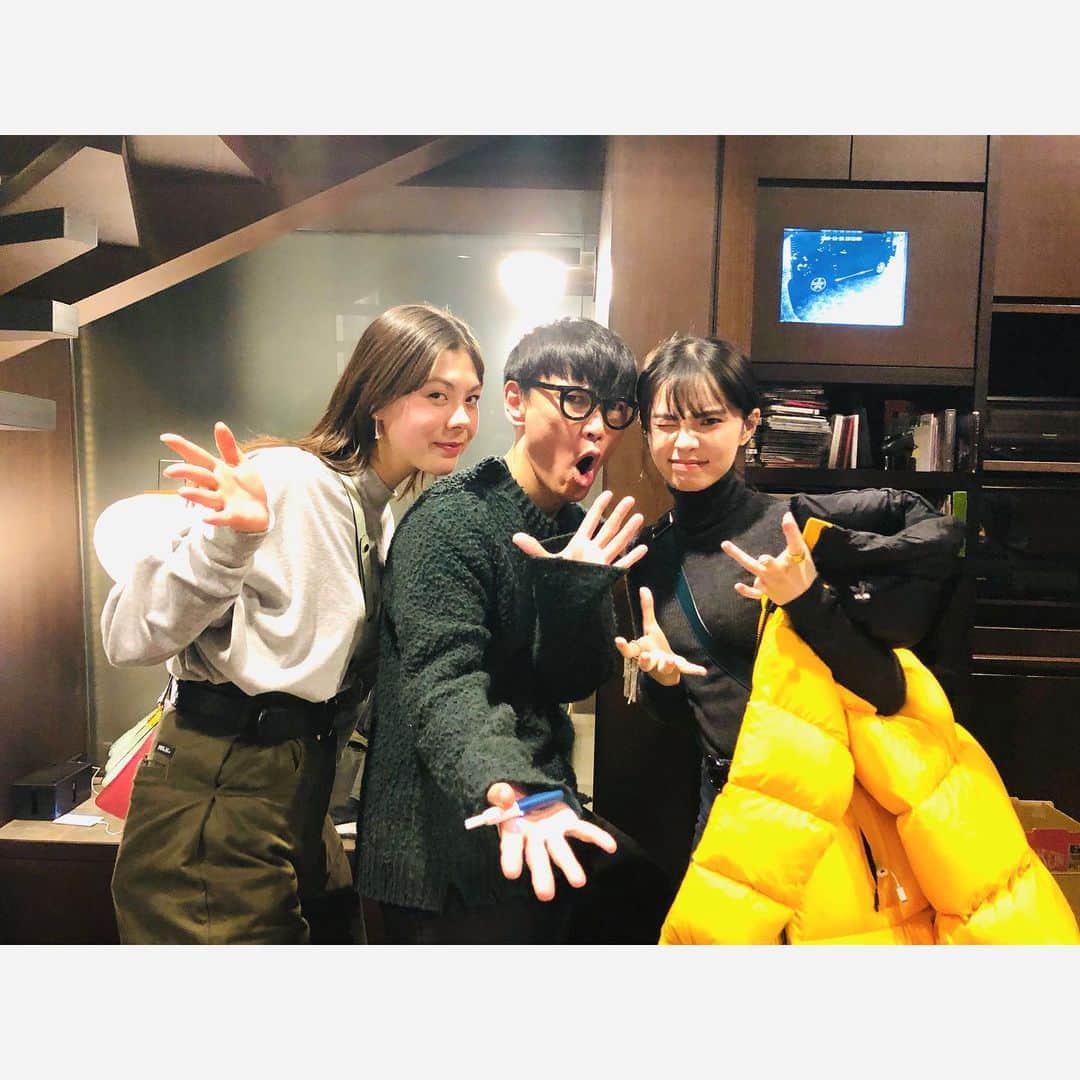 エモン・久瑠美のインスタグラム：「2019年ありがとうございました😊　#NF忘年会　とても面白かったです。　ルコちゃんと一郎さんと」