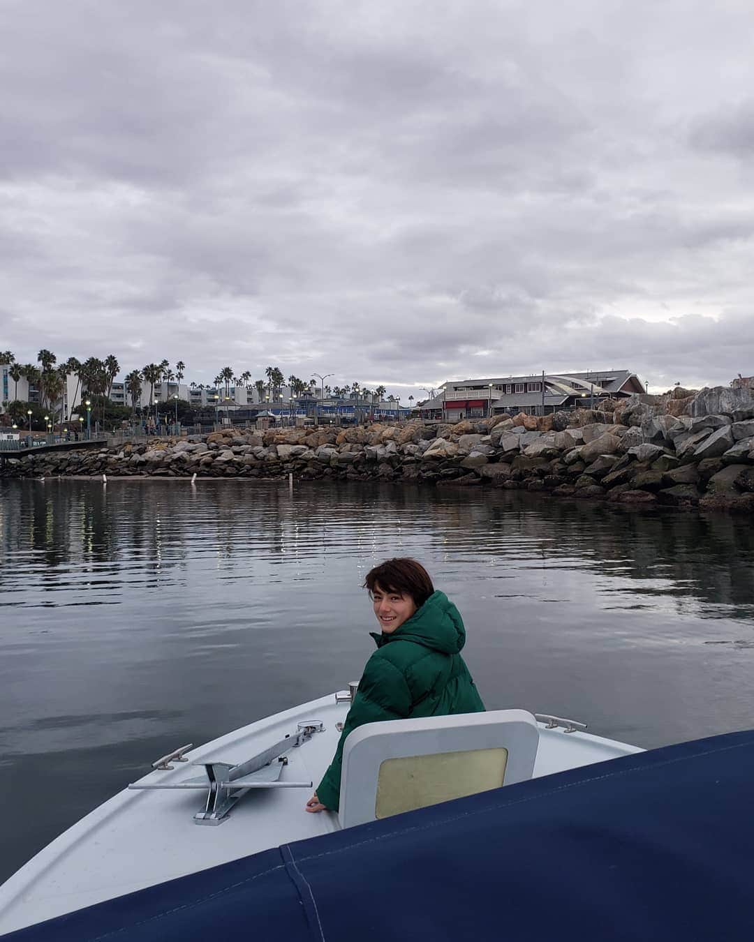 翔さんのインスタグラム写真 - (翔Instagram)「How was your Christmas?🎄I took a walk along the beach🌊 どんなクリスマスを過しましたか? 僕は海辺を散歩しました𓇼𓆡𓆉 * * #クリスマス #散歩 #最近寒い #なかなかLAでは着ないダウンジャケット登場 #曇り空 #カモメがいい感じ #太陽の光もいい感じ #アシカもいい感じ #みんな友達」12月28日 23時57分 - sho0509official