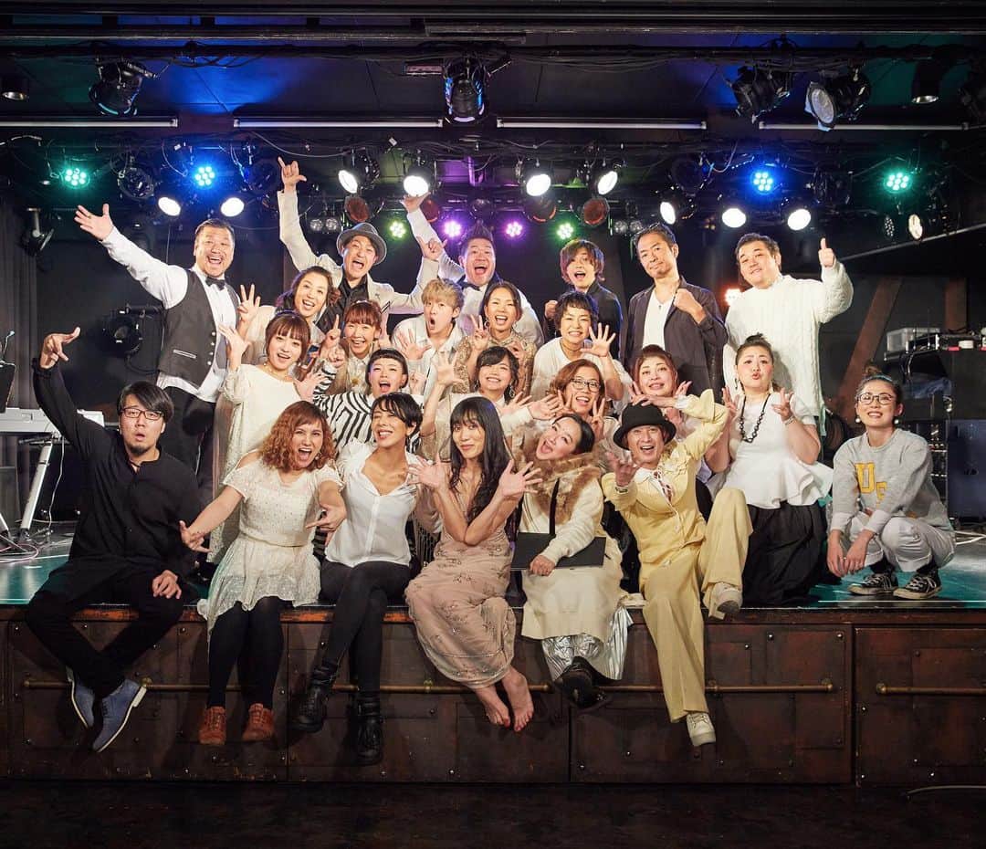 LOVEのインスタグラム：「元・少年少女合唱団、今年はフル参加はできませんでしたがアンコール二曲、元少女をやってきました。  あたるちゃん、新たな出会いや再会をありがとう！ 本編はお客さんとしてみていましたが、ヨースケともし見ていたら「あたる指揮うめーな！」って言ったろうね、と、そんな気が致しました。  見事な選曲、演出。 団長、中村中、さすがっす。  年末に集まって歌えるお仲間。 全員との出会いに感謝でした。 ありがとう！😊🙏」