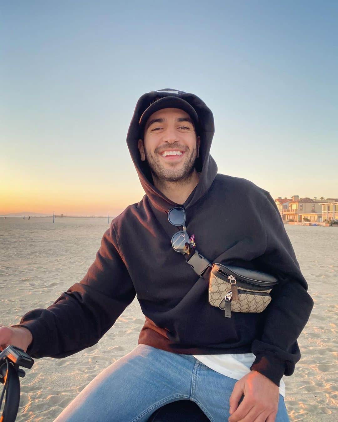 エリヤス・エンバレクのインスタグラム：「What a beautiful day:) Danke @paulripke 😘😘」