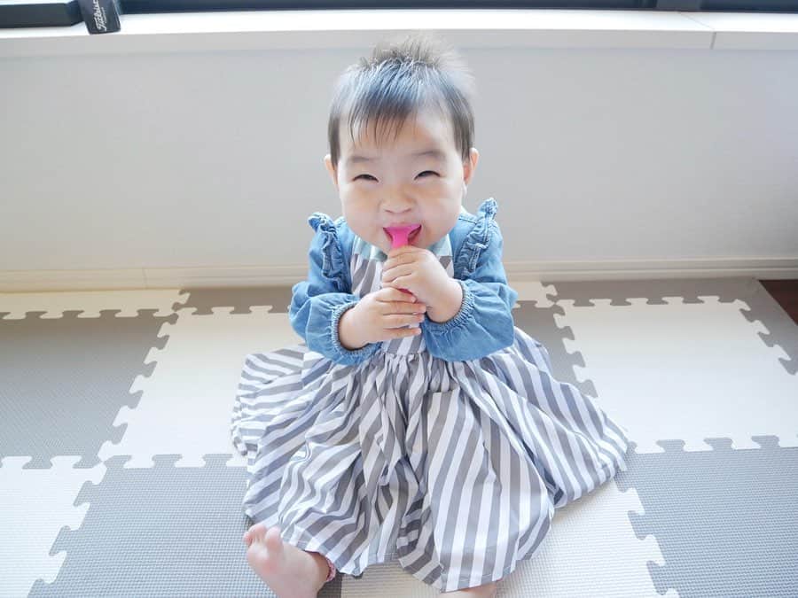 吉田早織さんのインスタグラム写真 - (吉田早織Instagram)「・﻿ 生後8ヶ月頃からやっと食べることが大好きになった娘👶﻿ ﻿ ﻿ 離乳食は手作りのものを食べさせていますが、難しい時は市販のものに頼ります‼️﻿ ﻿ ﻿ 旅行の時に持っていったのは、 #babyorgente のベビーフード🍽﻿ 美味しかったみたいでペロリと食べてくれました✨﻿ ﻿ ﻿ 多少の添加物や調味料が入っている市販のものも上手く取り入れるのは賛成なのですが、﻿ やっぱりオーガニックの方が安心だし、何より申し訳なさを感じません👏✨﻿ ﻿ ﻿ 私も食べてみたらおじやは優しい味で、パンプキンスープは素材の味がしてとっても美味しかったです☺️﻿ ﻿ ﻿ チューブだからそのままスプーンに乗せられるので、持ち運びにも便利💓﻿ ﻿ ﻿ これからもお世話になりそうです🙌﻿ ﻿ ﻿ ﻿ ﻿ ﻿ ﻿ #babyfood #ベビーフード　#離乳食 #生後9ヶ月 #もぐもぐ期  #organic #オーガニック ﻿ #babyorgente #orgentelife #離乳食初期 #離乳食中期 #離乳食後期 @beans_japan」12月29日 10時41分 - saorinxxx
