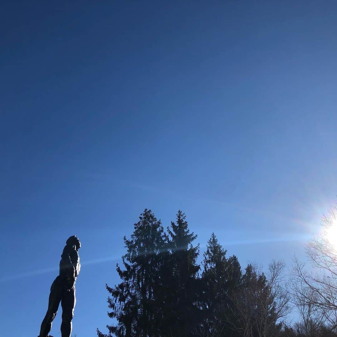 リゾートホテル蓼科さんのインスタグラム写真 - (リゾートホテル蓼科Instagram)「雲ひとつない晴天です☀️ 気温は氷点下ですが、日光の暖かさと冷えた空気が心地よいです🎵 先日降った雪はまだ解けずに残っています☃️」12月29日 10時52分 - resort_tateshina