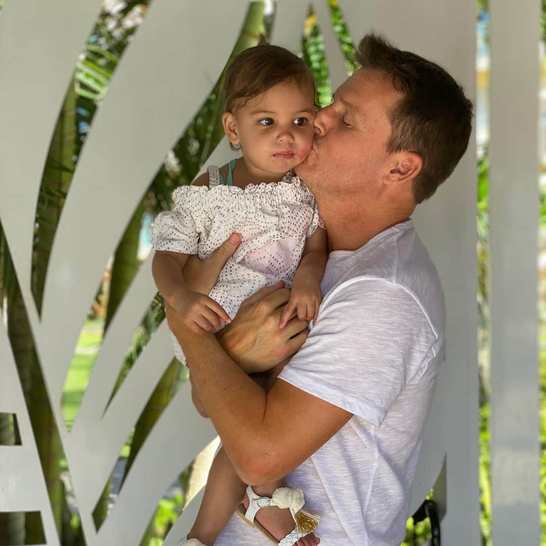 ロブ・ディアデックのインスタグラム：「💕💕Happy Birthday to my sweet and sassy little princess Nala Ryan. 💕💕Everyday I adore you more even when I tell you how much I love you and you scream”go away dadda”. My initial goal was not to spoil you, but I keep trying to say no and most likely I will just spoil you with yeses forever.💕💕💕」