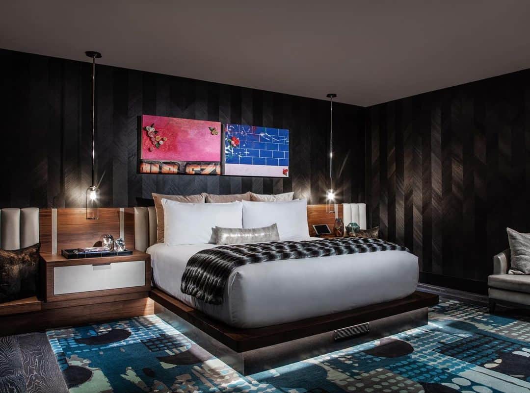 Palms Casino Resortのインスタグラム：「Live large in the new decade. ⠀⠀⠀⠀⠀⠀⠀⠀ Book now for up to 40% off the HARDWOOD suite and receive daily dining credits. Link in bio.」