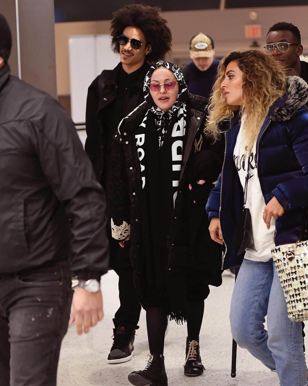Just Jaredさんのインスタグラム写真 - (Just JaredInstagram)「Madonna and new boyfriend Ahlamalik Williams were joined by her family while arriving in London #Madonna #AhlamalikWilliams Photos: Splash, Backgrid」12月29日 3時55分 - justjared