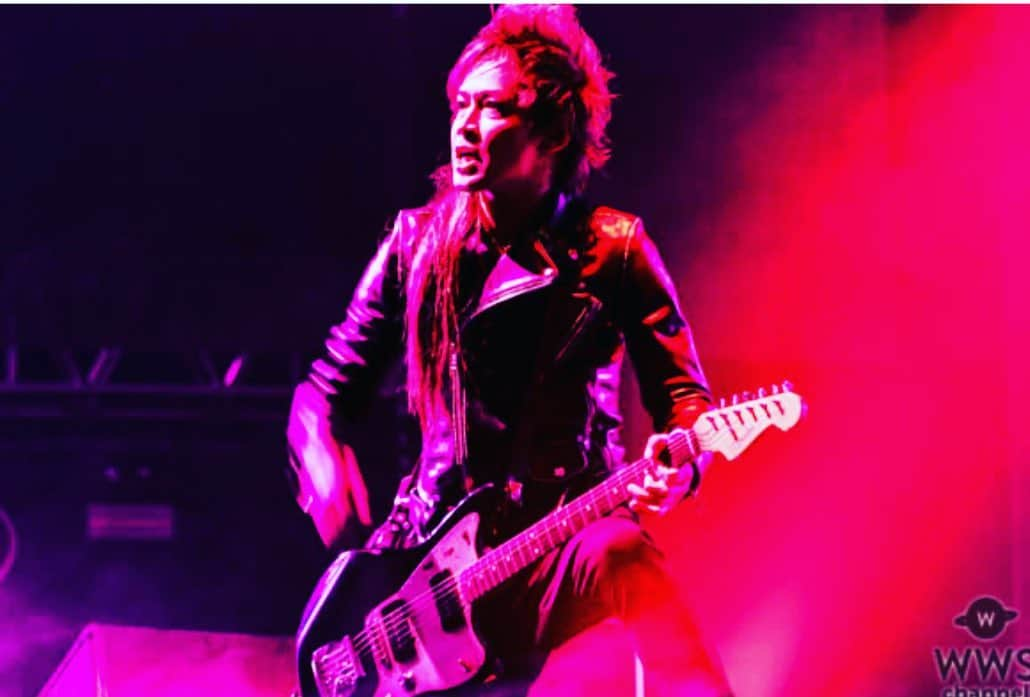 INORANさんのインスタグラム写真 - (INORANInstagram)「Photo taken by @ruihashimoto  #LUNASEA2019 #saitamasuperarena @inoran_official @fender_jp #jazzmaster」12月29日 4時17分 - inoran_official