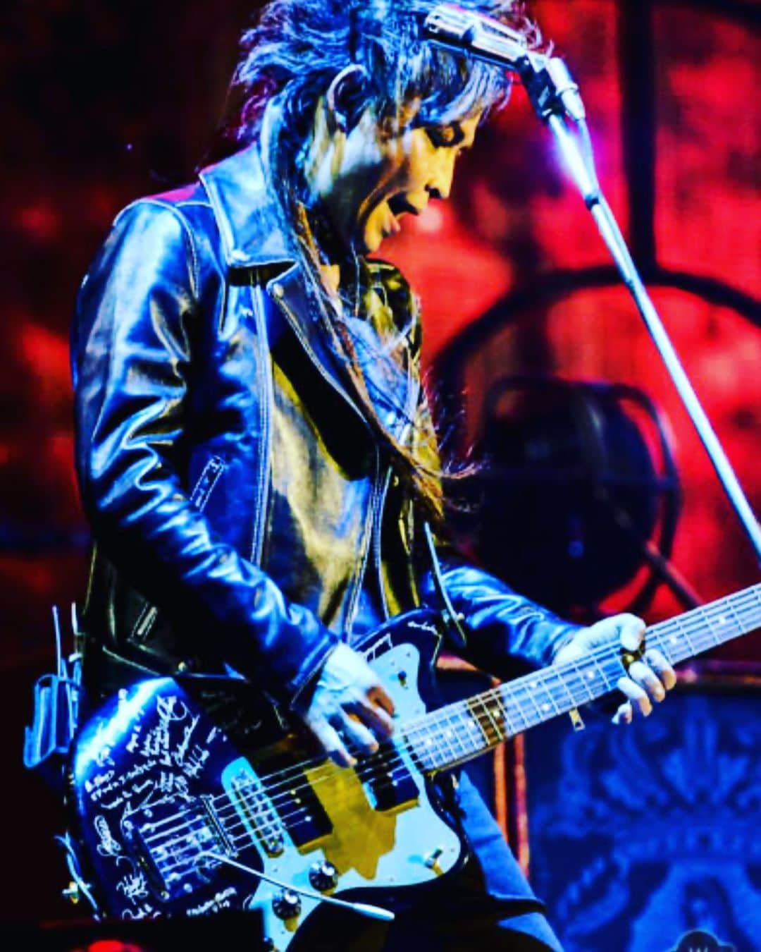 INORANさんのインスタグラム写真 - (INORANInstagram)「Photo taken by @ruihashimoto  #LUNASEA2019 #saitamasuperarena @inoran_official @fender_jp #jazzmaster」12月29日 4時18分 - inoran_official