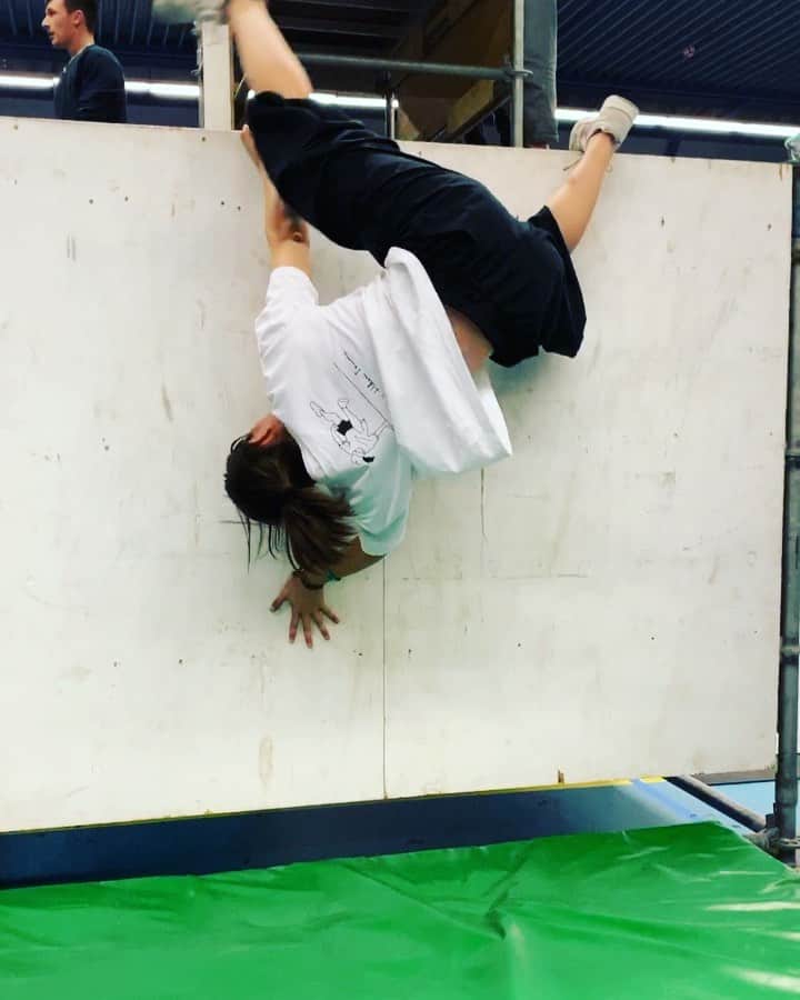 のインスタグラム：「Challenge from @jogo_fpc at 4 the Love of  Movement 2019.  TRY it Everyone!🤣 #jogochallenge  #4tlom #4theloveofmovement2019」