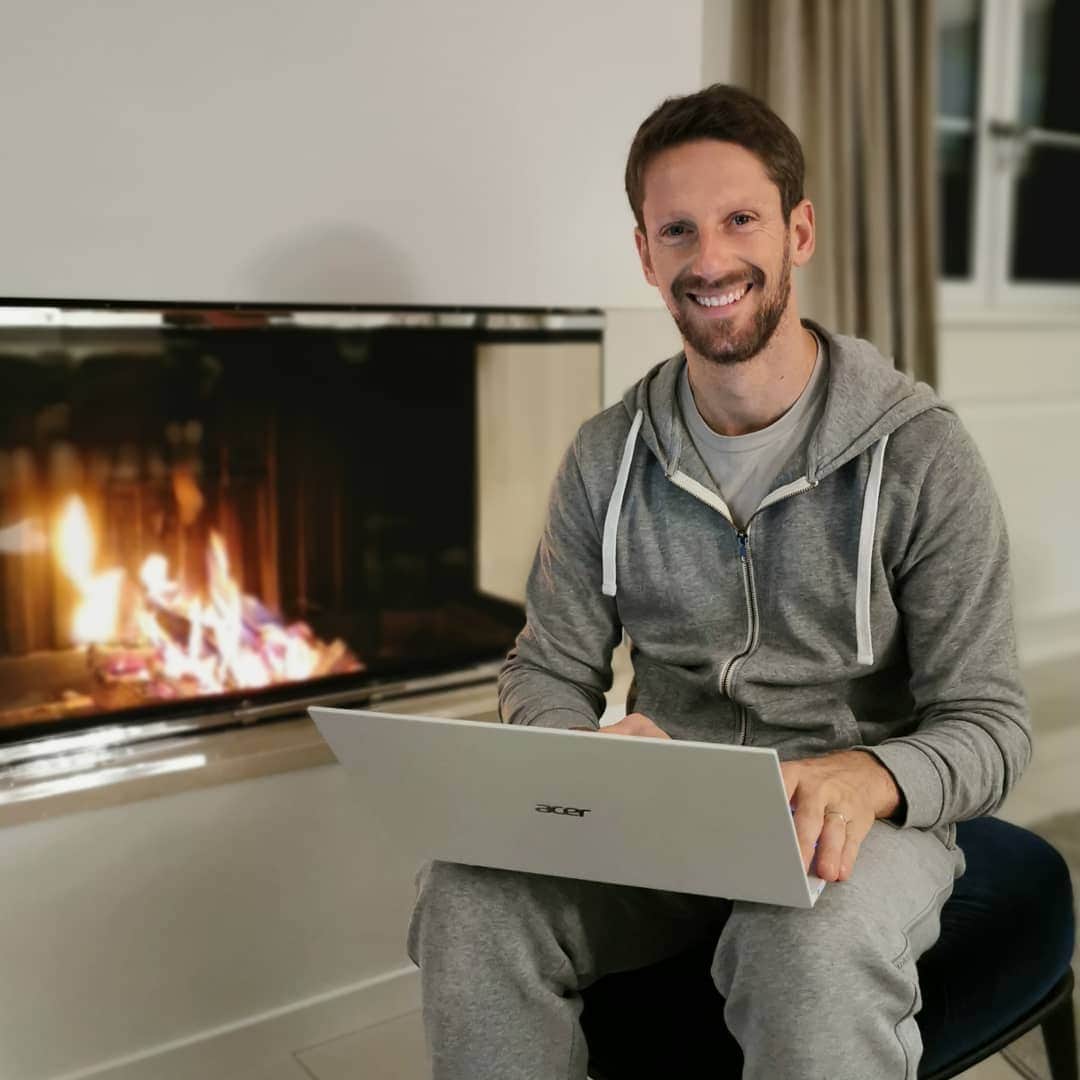 ロマン・グロージャンのインスタグラム：「Working with the boys on my 2020 social media. What would you like to see? Let's make it happen #r8g #socialmedia #2020 #acer」