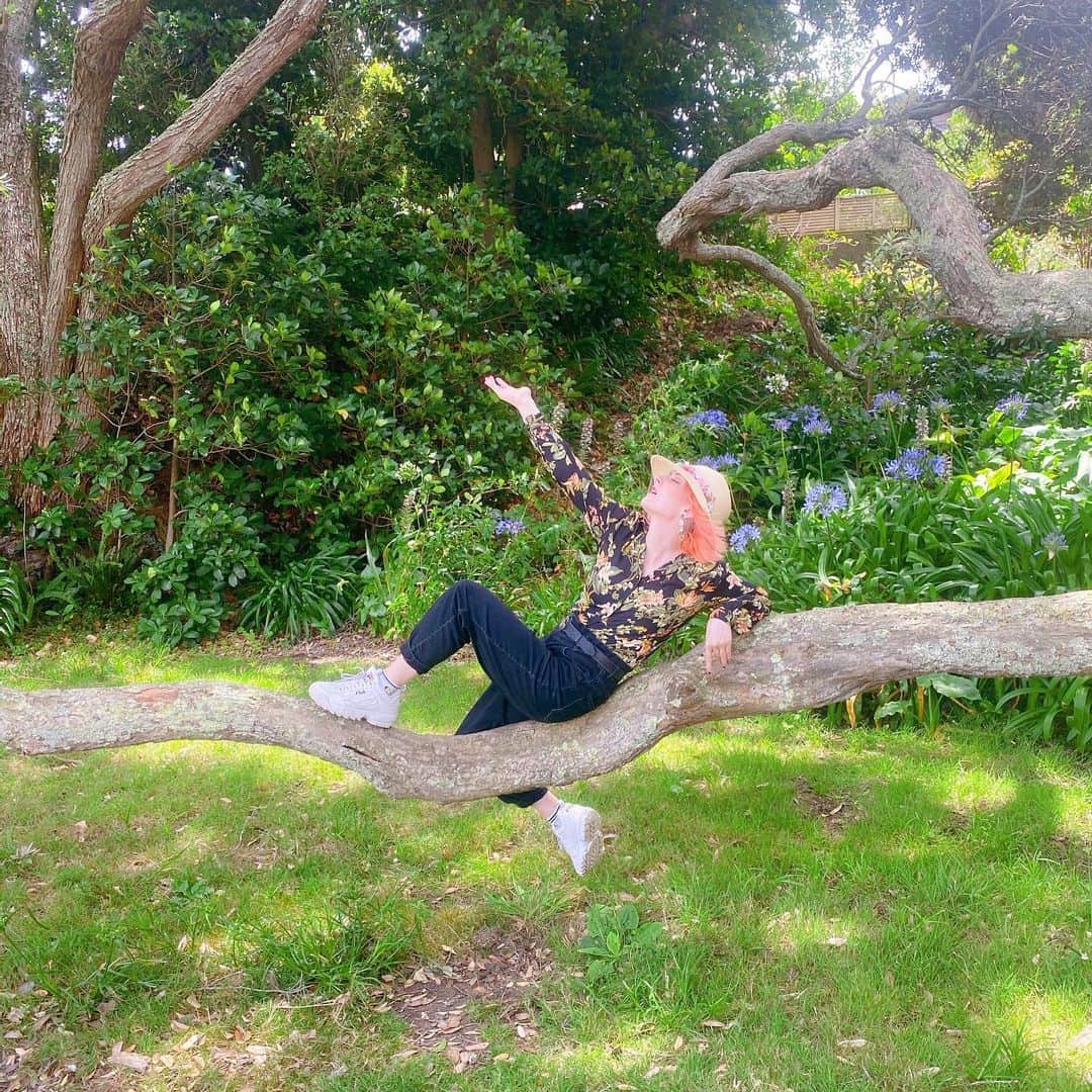mimeiのインスタグラム：「yeah fell off once but that wasn’t caught on camera so if i don’t tell you you’ll never..oh」