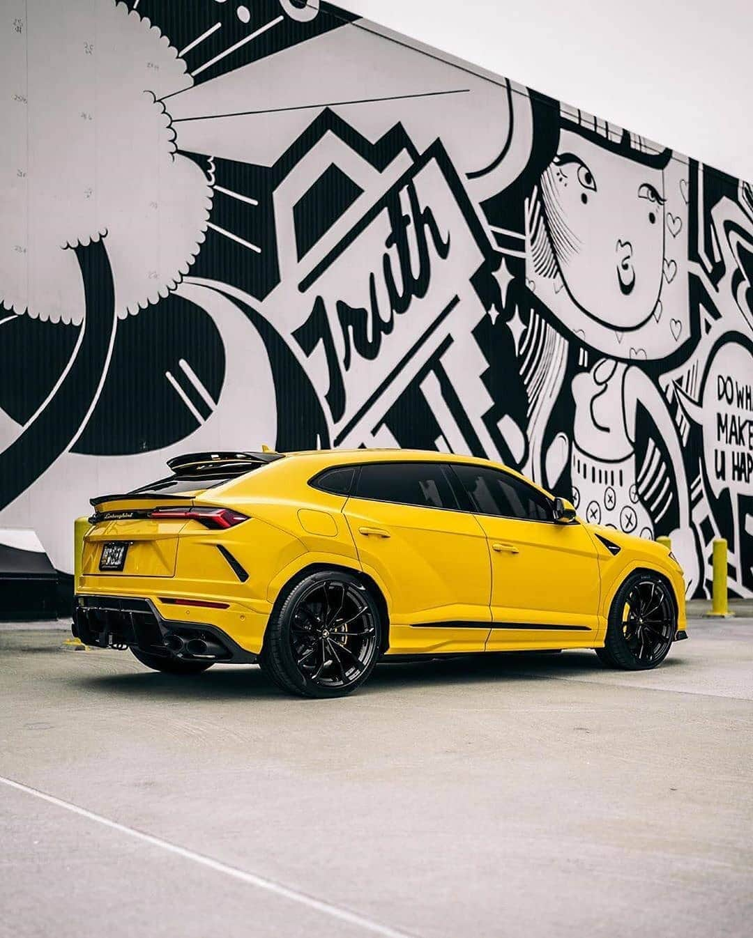 Kik:SoLeimanRTさんのインスタグラム写真 - (Kik:SoLeimanRTInstagram)「Lamborghini Urus!  Photos by @zuumy  Owner @chino__boca」12月29日 5時03分 - carinstagram