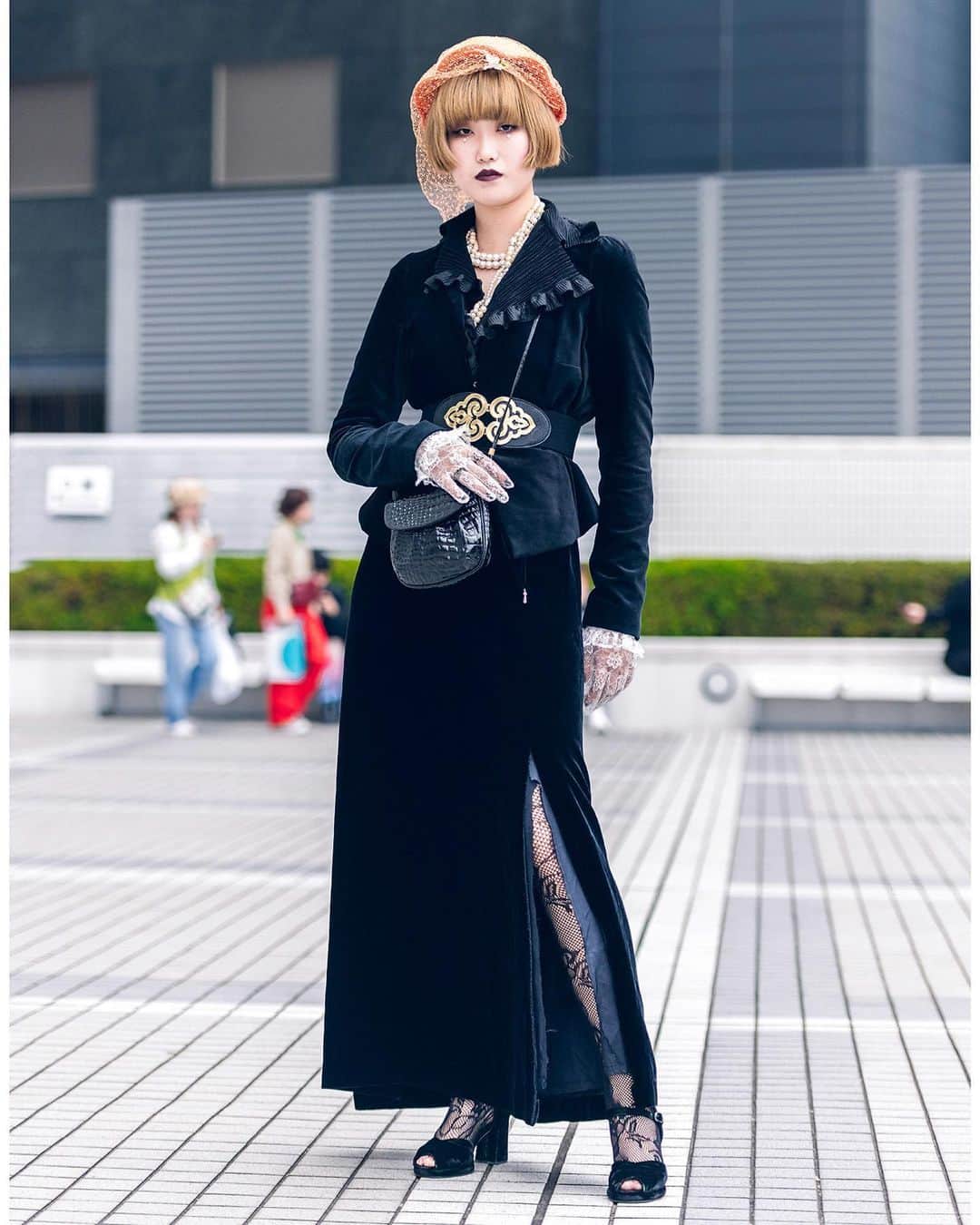 Harajuku Japanさんのインスタグラム写真 - (Harajuku JapanInstagram)「Japanese fashion students Kaede (@0626kerokero) and Mako (@___555mm) on the street in Tokyo with two-tone twintails, ruffles and lace, bondage teddy bear backpack, velvet, vintage items, wide belts, Himiko and Irregular Choice shoes.」12月29日 5時14分 - tokyofashion