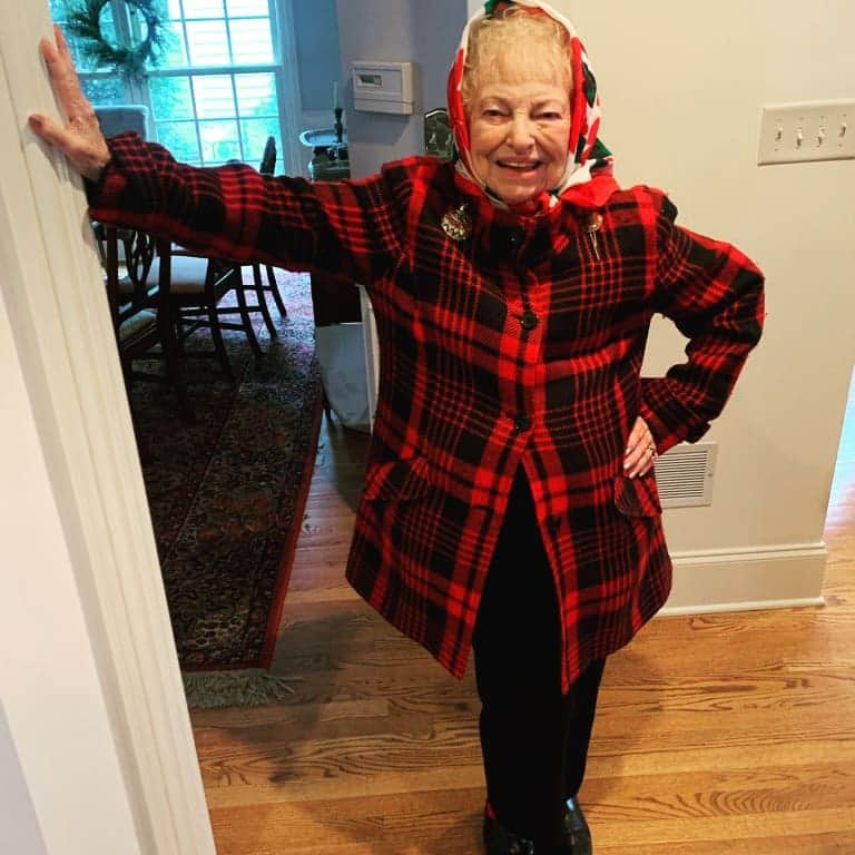 ジェーン・リンチさんのインスタグラム写真 - (ジェーン・リンチInstagram)「Aunt Marge. She's almost 91 and she's a pip.」12月29日 7時51分 - janelynchofficial