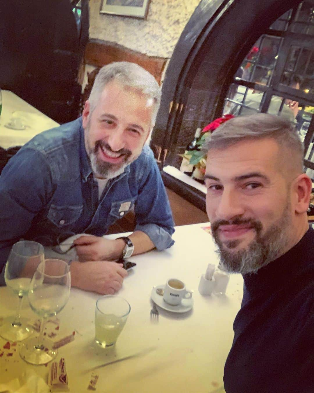 アルベルト・ロポさんのインスタグラム写真 - (アルベルト・ロポInstagram)「Pues ya estamos aquí 🇪🇸!!! Cenando en un sitio 🔝 🇦🇷 #lapampa」12月29日 8時02分 - albertolopo