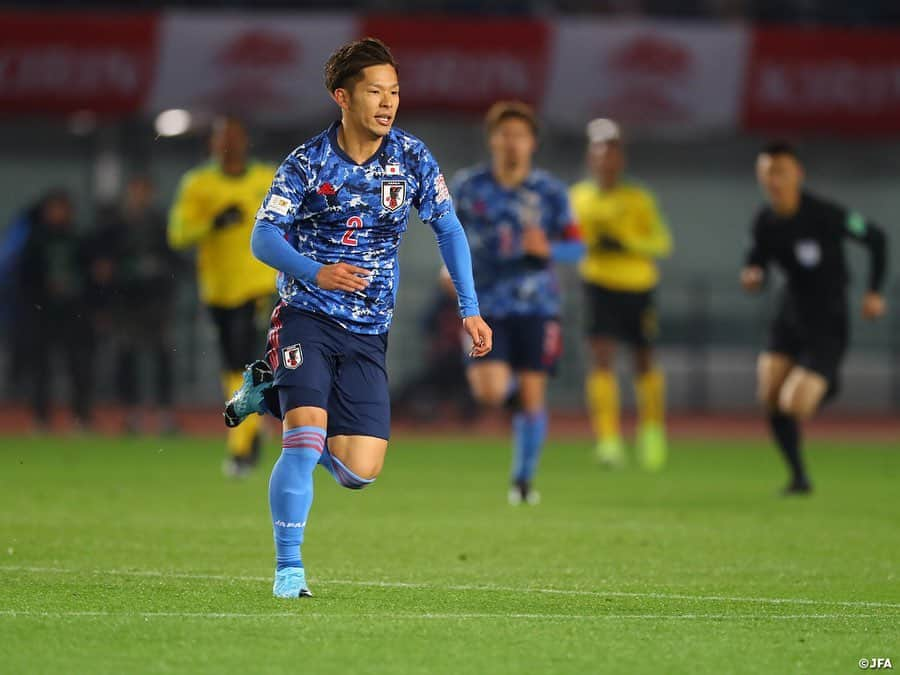 日本サッカー協会さんのインスタグラム写真 - (日本サッカー協会Instagram)「📸Match photos①｜#U22日本代表、大量9得点でジャマイカに勝利 ・ GKに#山口瑠伊 選手（#エストレマドゥーラUD ）を据え、DFには右から#岩田智輝 選手（#大分トリニータ ）、#岡崎慎 選手（#ＦＣ東京 ）、#瀬古歩夢 選手（#セレッソ大阪 ）を配置。中盤の底に#松本泰志 選手（#サンフレッチェ広島 ）と#中山雄太 選手（#PECズヴォレ ）を並べ、サイドには右に#長沼洋一 選手（#愛媛ＦＣ ）、左に#東俊希 選手（#サンフレッチェ広島 ）、シャドーに#安部裕葵 選手（#FCバルセロナ ）、#旗手怜央 選手（#順天堂大 ）、最前線には#前田大然 選手（#CSマリティモ ）を起用しました。 ・ キリンチャレンジカップ2019 🇯🇵U-22日本代表 9-0 U-22ジャマイカ代表🇯🇲 ・ 📅12/28(土) 19:20KO 📍トランスコスモススタジアム長崎 👉大会情報はJFA.jpへ ・ #jfa #daihyo #キリチャレの日 ――― >>NEXT MATCH AFC U-23選手権タイ2020（1/8～26） 2020/1/9  22:15 🆚U-23サウジアラビア🇸🇦 2020/1/12 22:15 🆚U-23シリア🇸🇾 2020/1/15 22:15 🆚U-23カタール🇶🇦 📺テレビ朝日系列 ―――」12月29日 8時35分 - japanfootballassociation