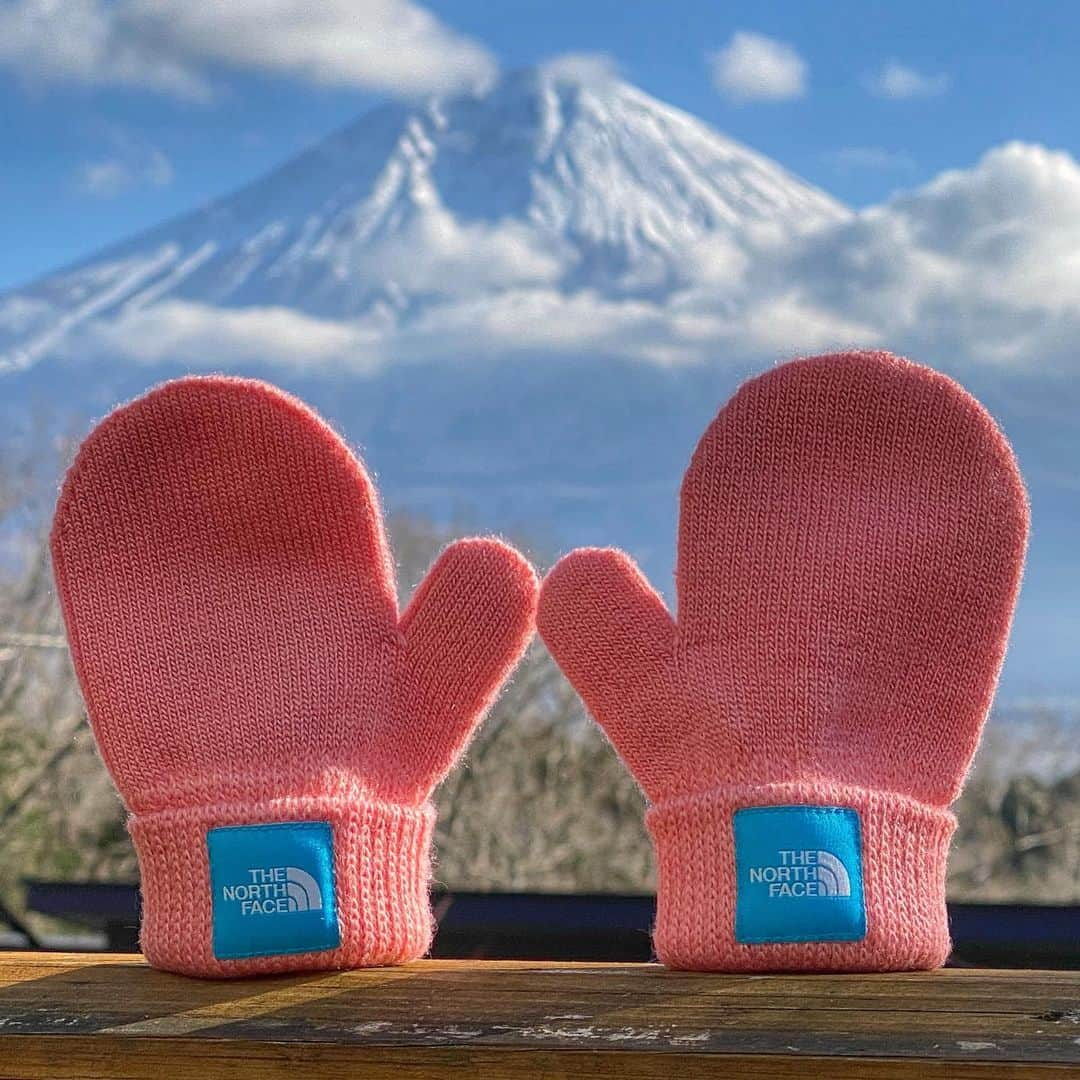 phantastic420さんのインスタグラム写真 - (phantastic420Instagram)「. 🤩🤩“Shizuoka” prefecture in Japan is a place where you can see the most “phantastic” Mt. Fuji🗻 in the world.🤩 #富士山 #mtfuji #japan #shizuoka #fujinomiya  #phantastic420photography #mostphantasticmtfuji #selamatpagi  #goodmorning  #おはようございます 😇😇😇😇😇😇😇🗻😇😇😇😇 #thenorthface #ザノースフェイス #tnfjp 😍」12月29日 9時53分 - phantastic420