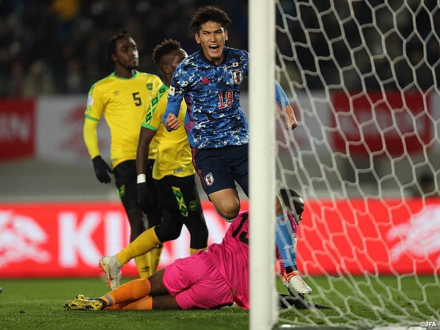 日本サッカー協会さんのインスタグラム写真 - (日本サッカー協会Instagram)「📸Match photos④｜#U22日本代表、大量9得点でジャマイカに勝利 ・ ⚽82' #一美和成（#京都サンガFC ） ⚽88' #三笘薫 （#筑波大 ） ⚽90+5' #岩崎悠人 （#北海道コンサドーレ札幌 ） ・ キリンチャレンジカップ2019 🇯🇵U-22日本代表 9-0 U-22ジャマイカ代表🇯🇲 ・ 📅12/28(土) 19:20KO 📍トランスコスモススタジアム長崎 👉大会情報はJFA.jpへ ・ #jfa #daihyo #キリチャレの日 ――― >>NEXT MATCH AFC U-23選手権タイ2020（1/8～26） 2020/1/9  22:15 🆚U-23サウジアラビア🇸🇦 2020/1/12 22:15 🆚U-23シリア🇸🇾 2020/1/15 22:15 🆚U-23カタール🇶🇦 📺テレビ朝日系列 ―――」12月29日 9時48分 - japanfootballassociation