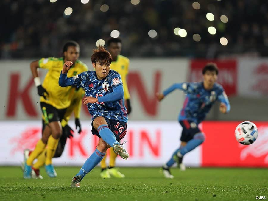 日本サッカー協会さんのインスタグラム写真 - (日本サッカー協会Instagram)「📸Match photos④｜#U22日本代表、大量9得点でジャマイカに勝利 ・ ⚽82' #一美和成（#京都サンガFC ） ⚽88' #三笘薫 （#筑波大 ） ⚽90+5' #岩崎悠人 （#北海道コンサドーレ札幌 ） ・ キリンチャレンジカップ2019 🇯🇵U-22日本代表 9-0 U-22ジャマイカ代表🇯🇲 ・ 📅12/28(土) 19:20KO 📍トランスコスモススタジアム長崎 👉大会情報はJFA.jpへ ・ #jfa #daihyo #キリチャレの日 ――― >>NEXT MATCH AFC U-23選手権タイ2020（1/8～26） 2020/1/9  22:15 🆚U-23サウジアラビア🇸🇦 2020/1/12 22:15 🆚U-23シリア🇸🇾 2020/1/15 22:15 🆚U-23カタール🇶🇦 📺テレビ朝日系列 ―――」12月29日 9時48分 - japanfootballassociation