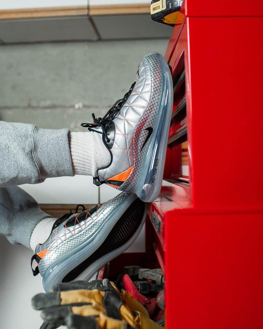 Foot Lockerさんのインスタグラム写真 - (Foot LockerInstagram)「The Next Step. #Nike Air Max 720 Remastered #DiscoverYourAir Available Now, In-Store and Online」12月29日 10時08分 - footlocker