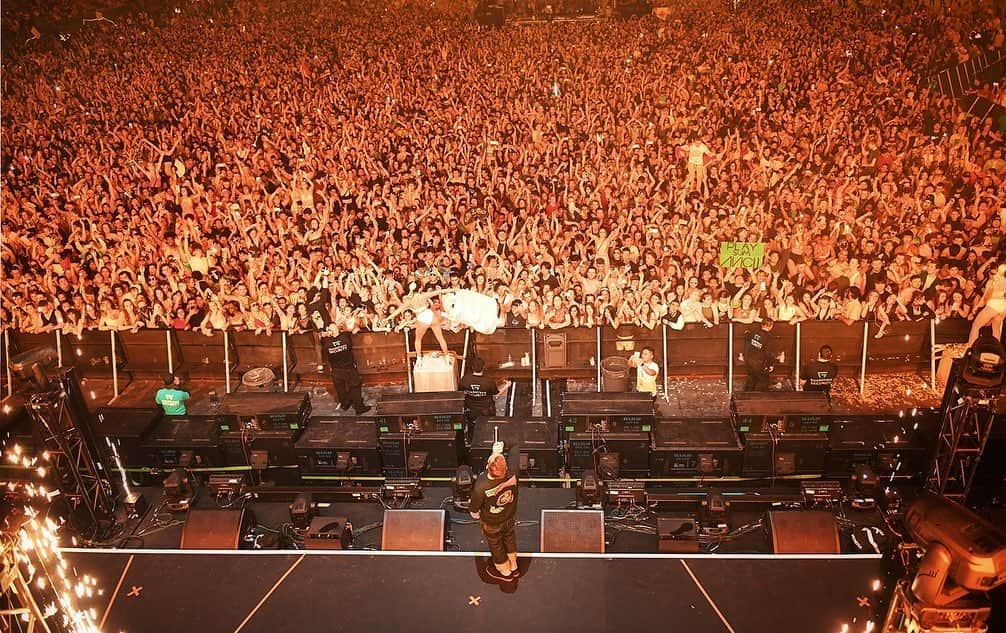 カスケイドさんのインスタグラム写真 - (カスケイドInstagram)「Last night in Vancouver was absolutely MASSIVE!  @contactfestival closing out the decade in style. 3 shows left, will you be making it out to one of them?」12月29日 10時18分 - kaskade